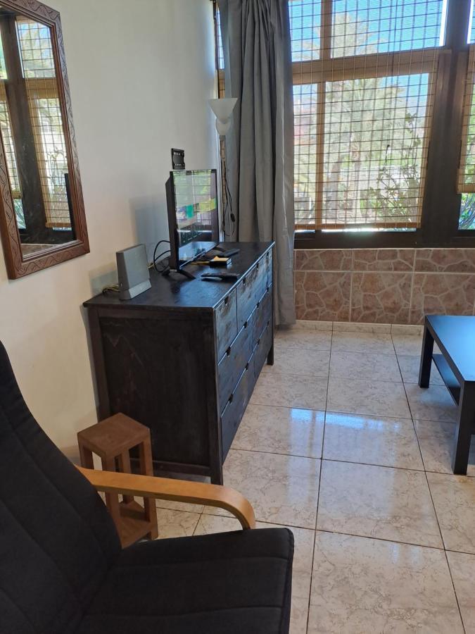 Primavera Appartement Tot 7 Personen Ideaal Voor Backpackers Arona  Exterior foto